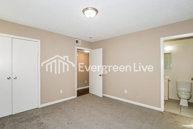 Building Photo - 5410 Cedar Bluff Dr