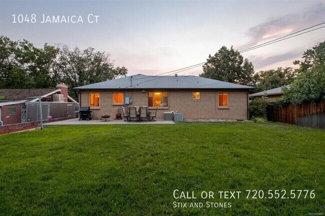 Building Photo - 1048 Jamaica Ct
