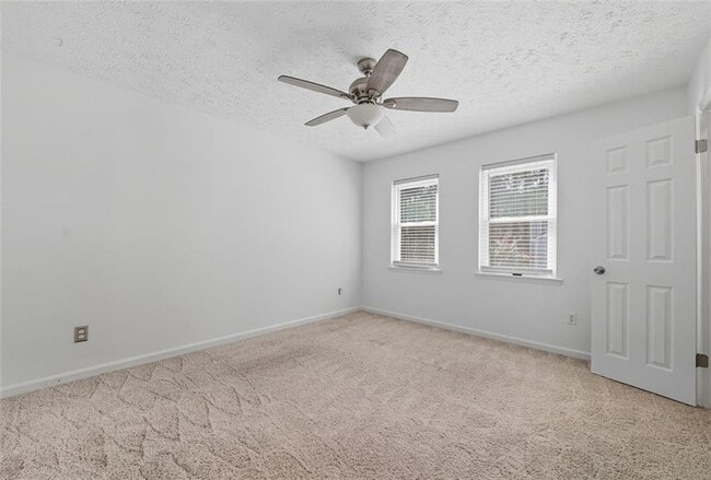 Building Photo - 6615 Sienna Ct