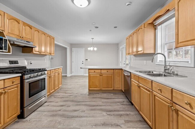 Building Photo - 631 Saddlewood Dr