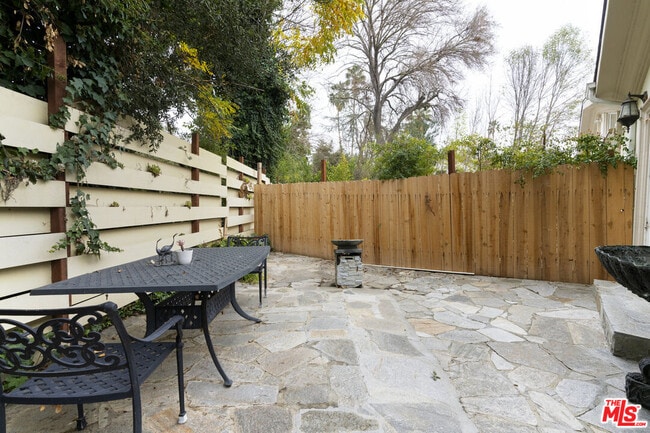 Building Photo - 4112 Old Topanga Canyon Rd