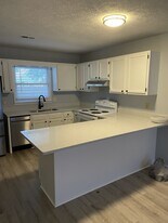 Building Photo - 415 10th Ave S