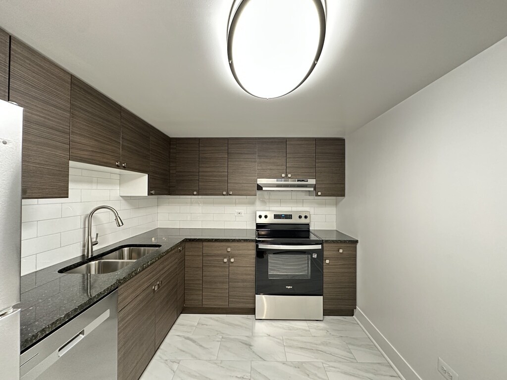 Building Photo - 525 N Quentin Rd