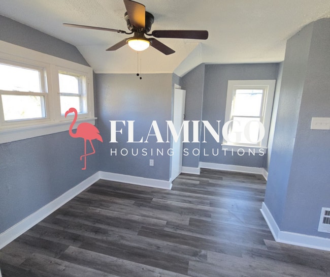 Building Photo - 3114 W Hillcrest Ave