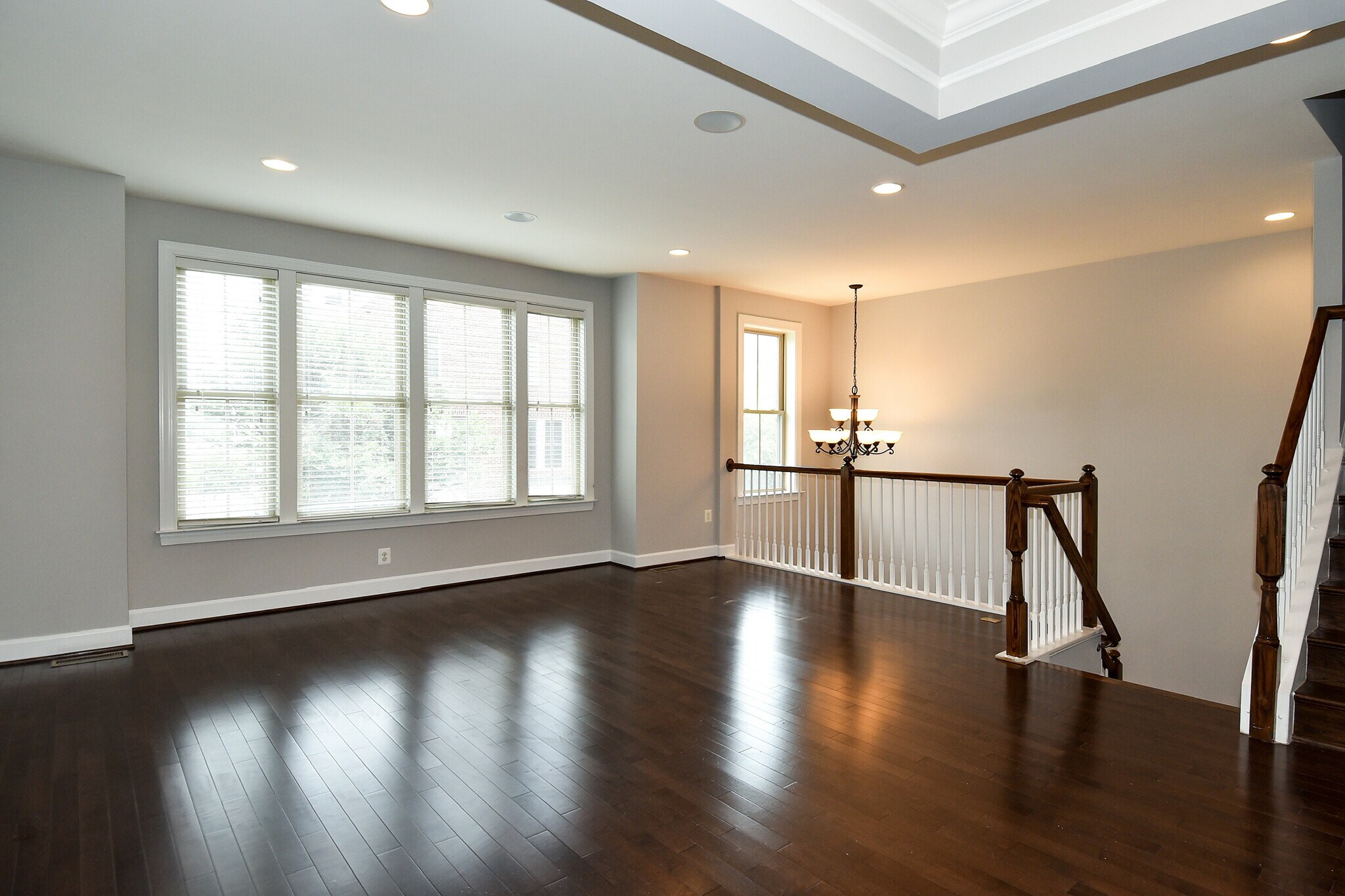 Building Photo - 2602 S Kenmore Ct