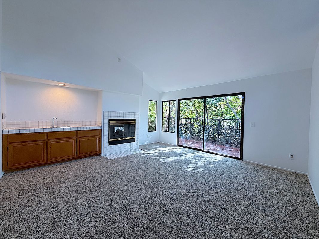 Building Photo - 1548 Vallecito