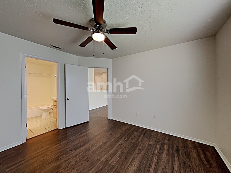 Building Photo - 16557 Alegre Way