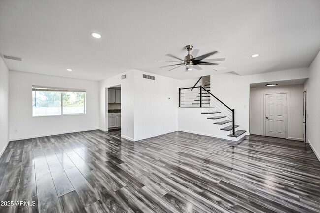 Building Photo - 5761 W Cholla St