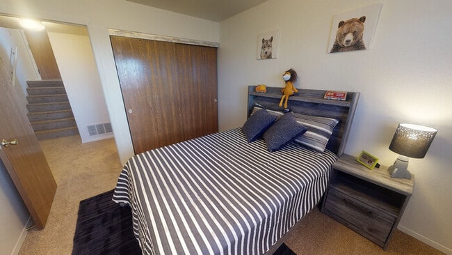 Building Photo - 393 Mickelson Ct