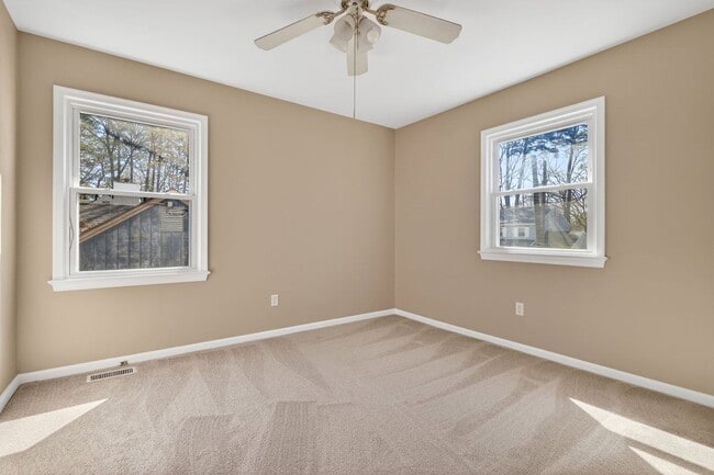 Building Photo - Beautiful Home located near CNU!