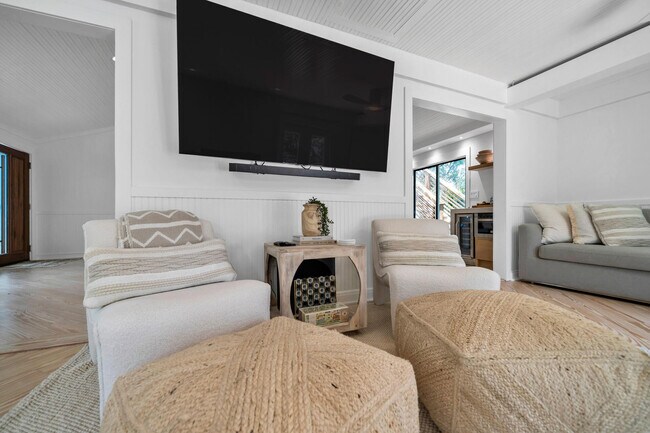 Building Photo - 6296 W County Hwy 30A