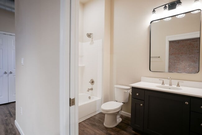 Building Photo - 210 E Washington Ave