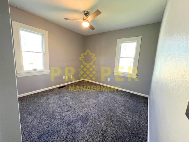 Building Photo - 4 bedrooms 1 bathrooms house for rent