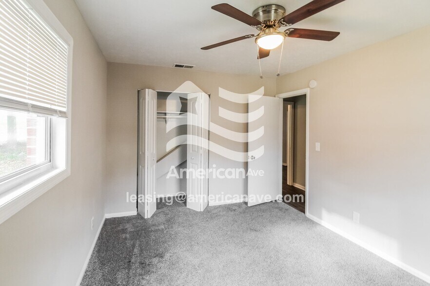 Building Photo - 2227 Danbury Dr