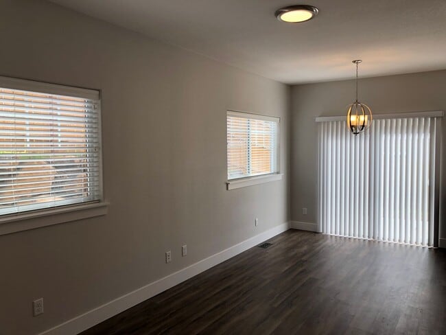Building Photo - 1012 Big Fir Pl S