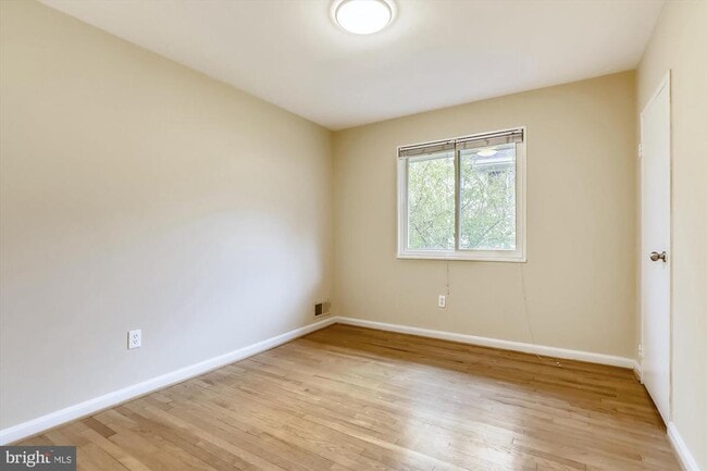 Building Photo - 4503 Traymore St