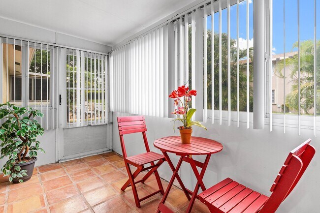 Building Photo - 13899 Via Aurora