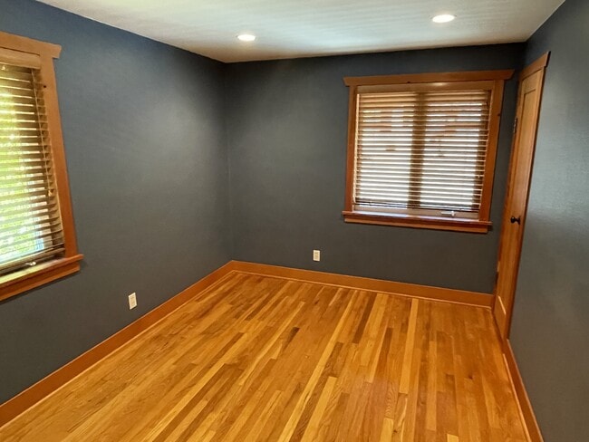 Building Photo - 6551 35th Ave SW