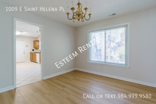 Building Photo - 1009 E St Helena Pl