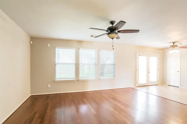Building Photo - 7811 Cedar View St