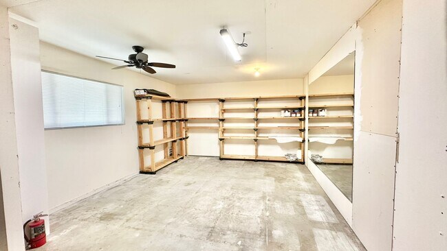 Building Photo - Amazing Location & Sprawling Country Living at its Very Best in this Beautiful Single-Story Home ...