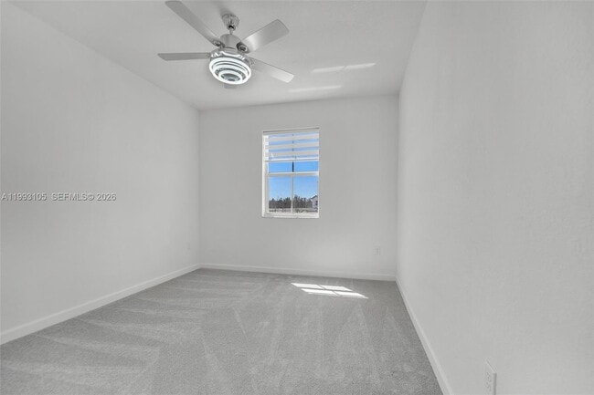 Building Photo - 2425 SE 28th Dr