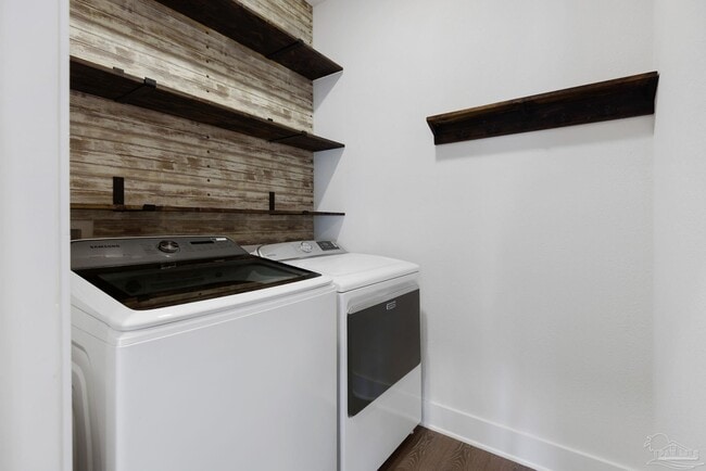 Building Photo - 5761 Danbury Blvd