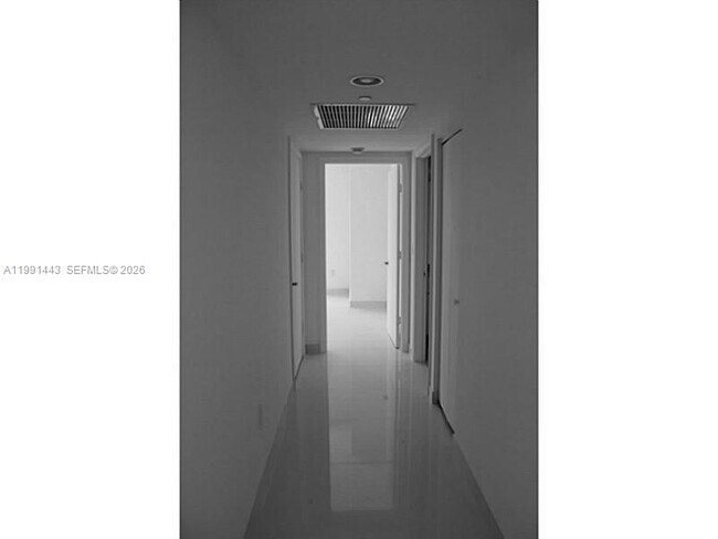 Building Photo - 465 Brickell Ave