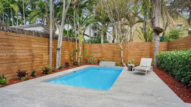 Building Photo - 3075 Mary St