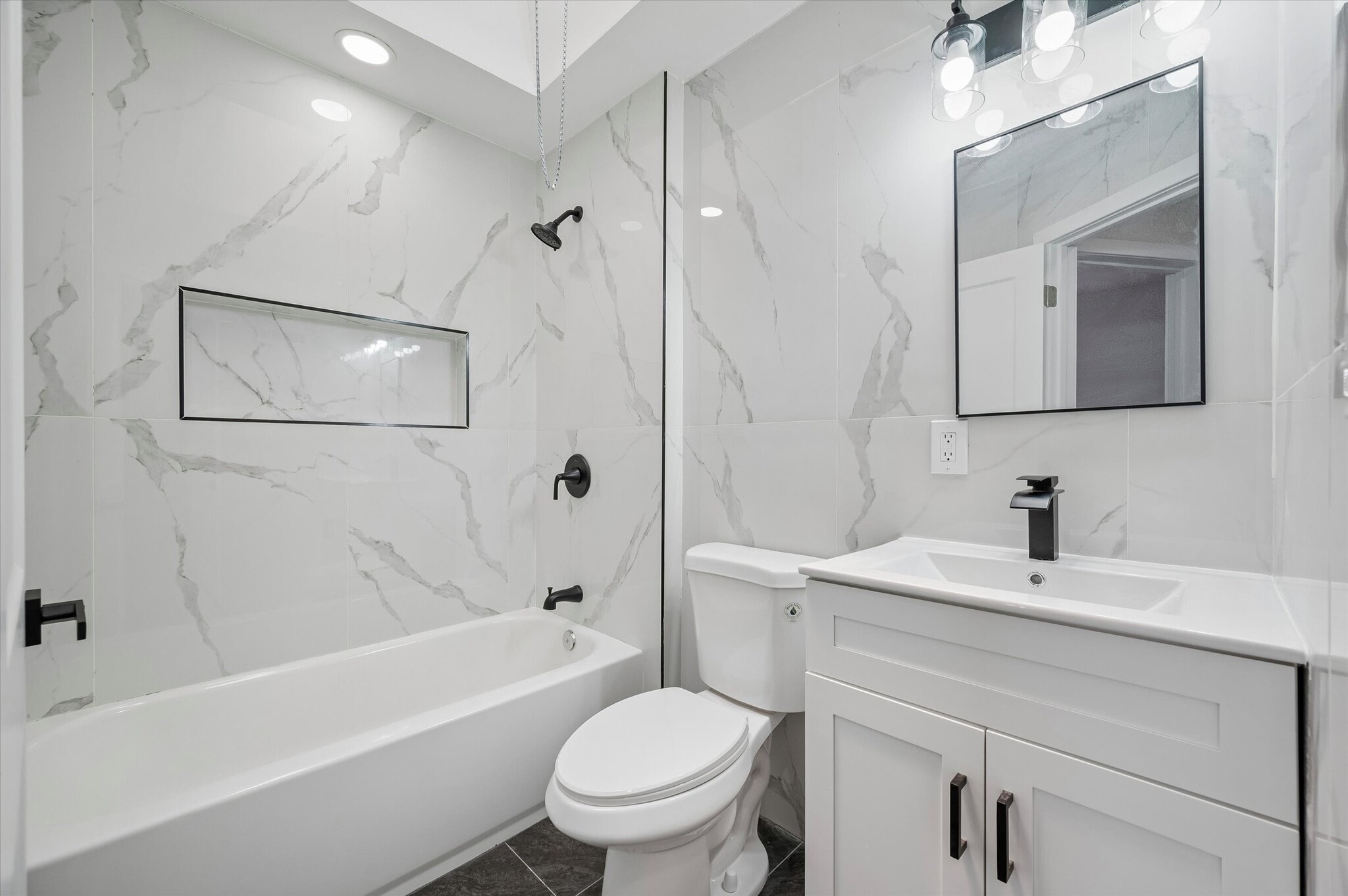 Building Photo - 5815 N 21st St