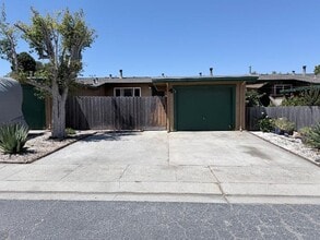 Building Photo - 1584 Chanticleer Ave