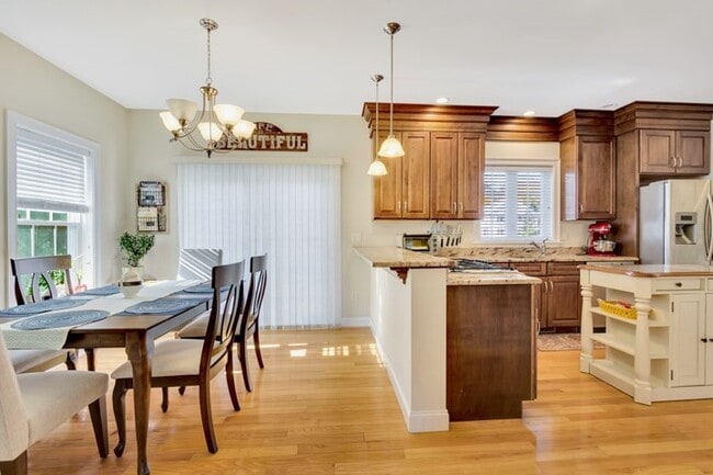 Building Photo - 7 Richmond Ave