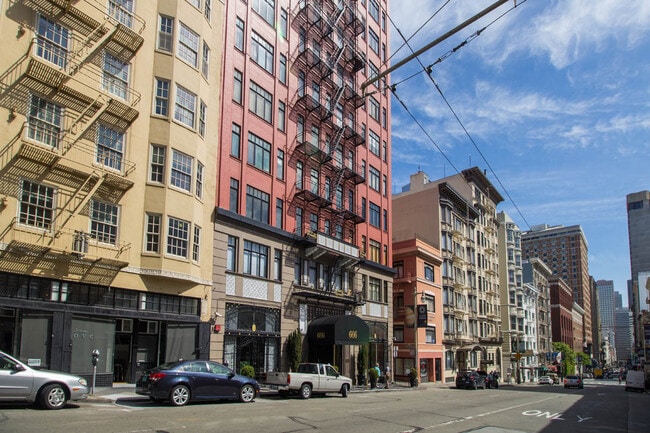 Building Photo - 686 Post