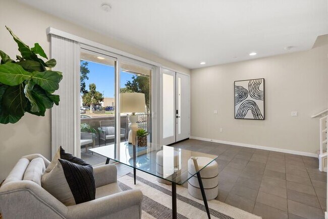 Building Photo - Superior Point