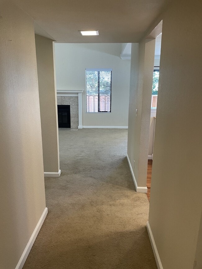 Building Photo - "Charming 3-Bedroom Townhouse with Spacious 1,725 Sq Ft Layout in Martinez, CA – Your Perfect Hom...