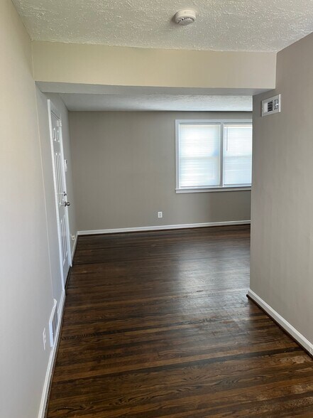 Building Photo - 2807 Iverson St