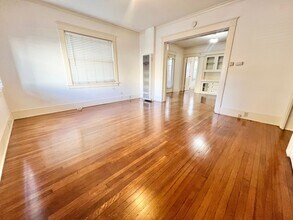 Building Photo - Lower Level 1 Bedroom with Den/Office in Alamitos Beach Apartment - MOVE IN SPECIAL