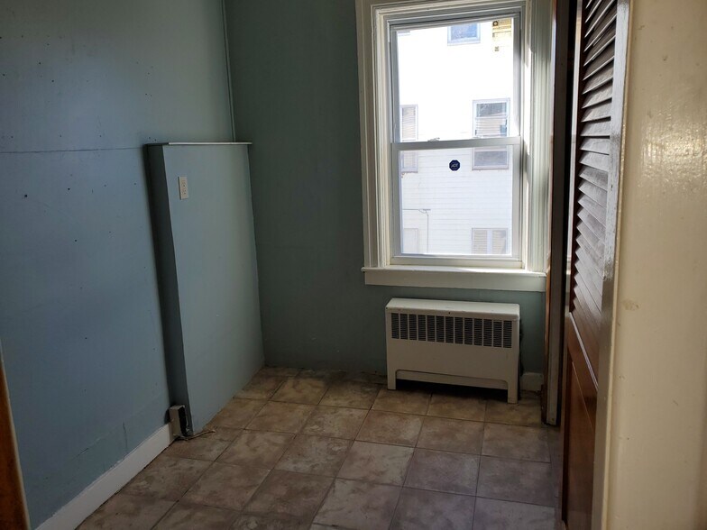 Bedroom 3 - 137 Carleton St