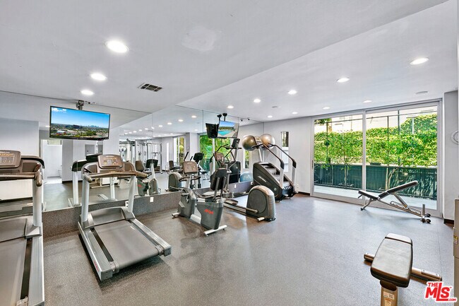 Building Photo - 1100 Alta Loma Rd