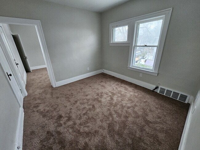 Building Photo - 3378 E 134th St