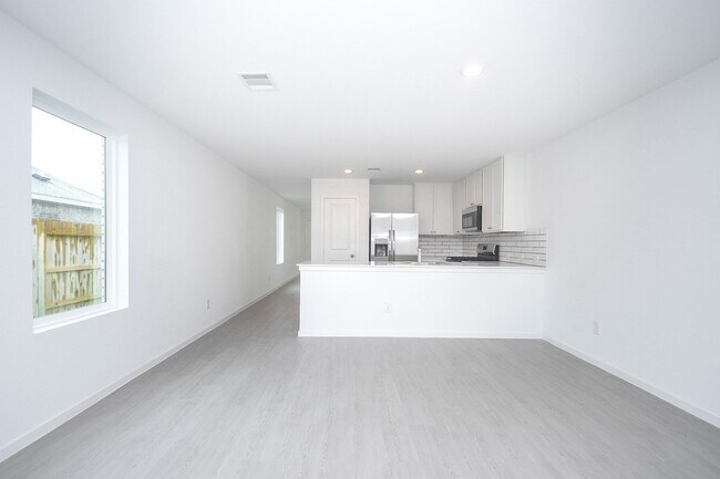 Building Photo - 923 Capracotta Dr