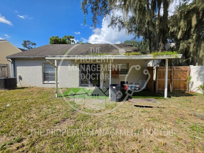 Building Photo - 1617 Crossridge Dr