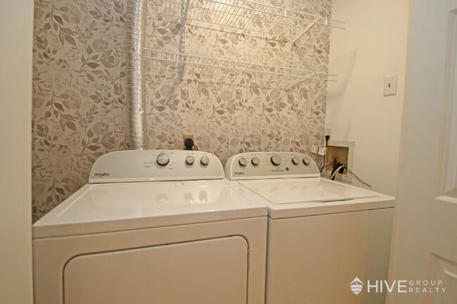 Building Photo - Fully Remodeled 3-Bedroom Duplex – Steps f...
