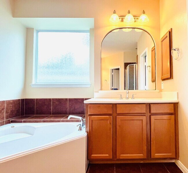 Building Photo - 2110 Catamaran Cove Dr