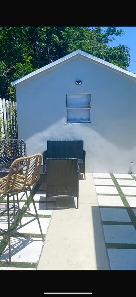Outside view - 331 NE 26th Ct