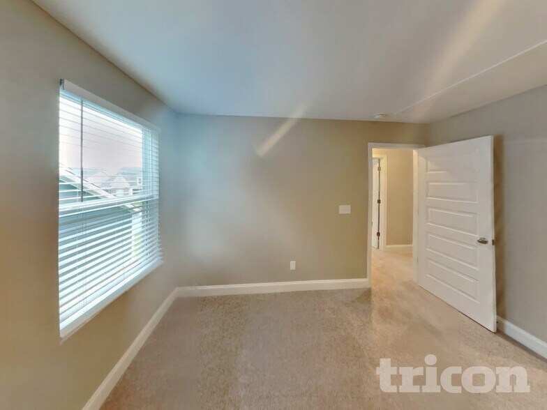 Building Photo - 3113 Arbor Vly Rd