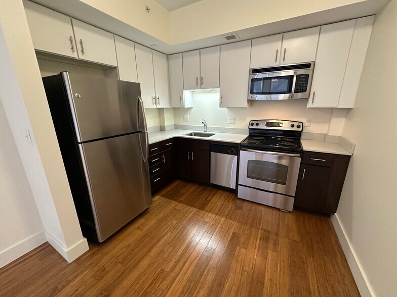 Building Photo - 17 Winter Pl