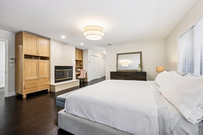 Building Photo - 6 Carol Ln