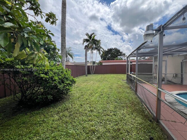 Building Photo - 2001 N 41st Ave