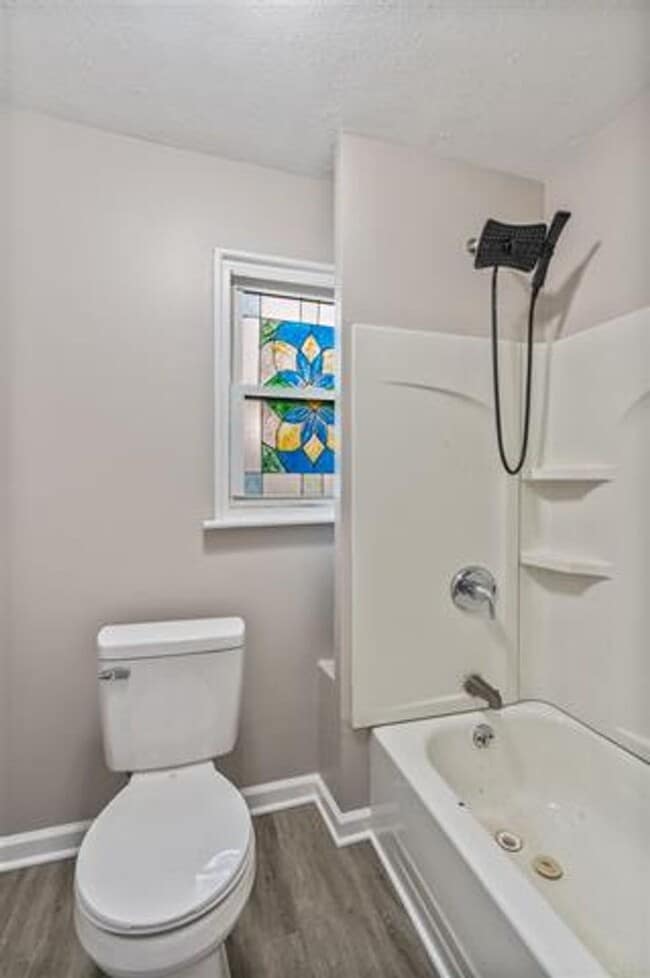 Building Photo - 229 Eastview Dr